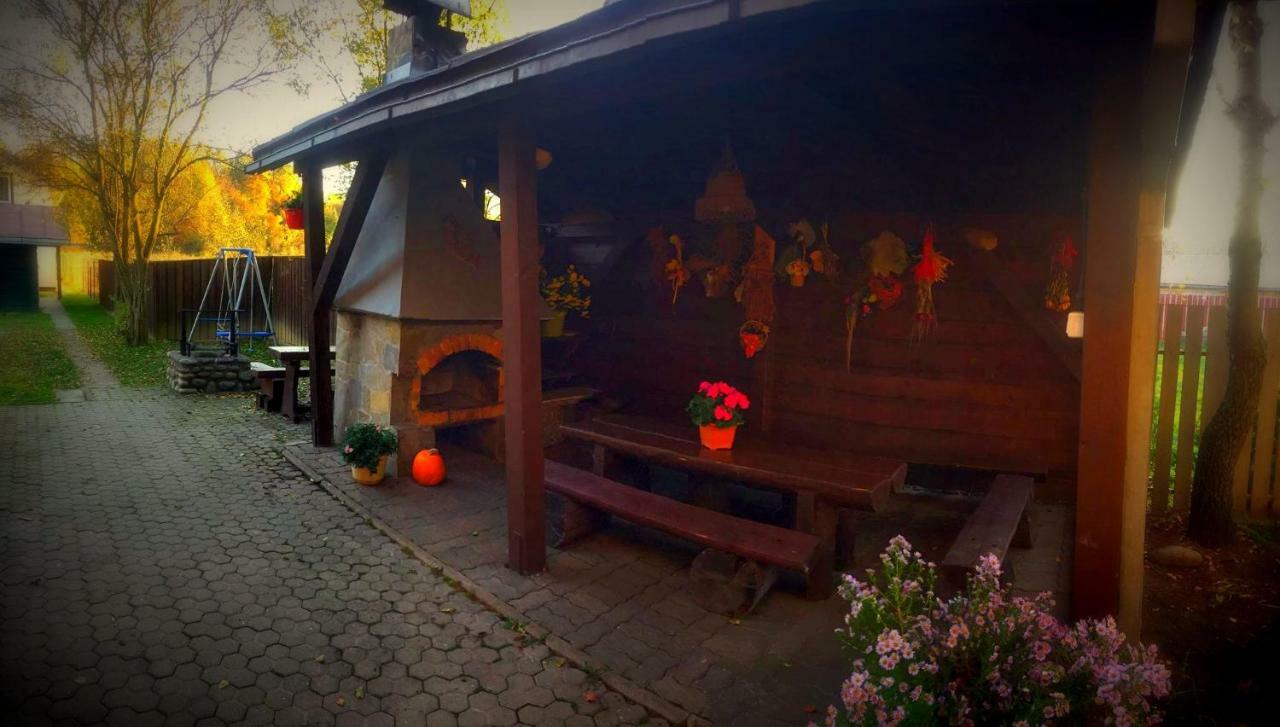 Penzión pod Troma Korunami Červený Kláštor Exterior foto